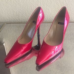 Stuart Weitzman pump