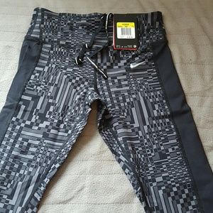 NWT Sm. Nike Epic Lunar Lux Crop Legging Workout