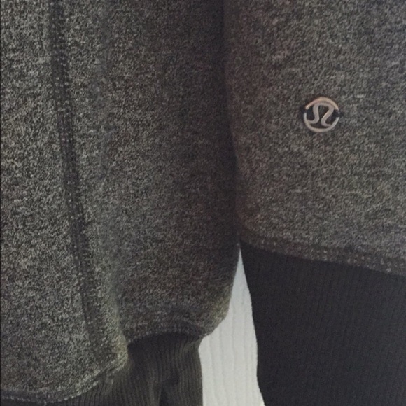 New LULU hoodie for leggings never worn !