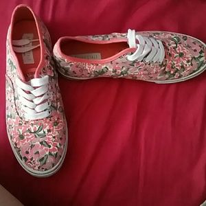 Floral print shoes