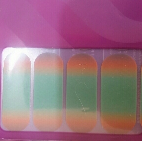 Nail wraps
