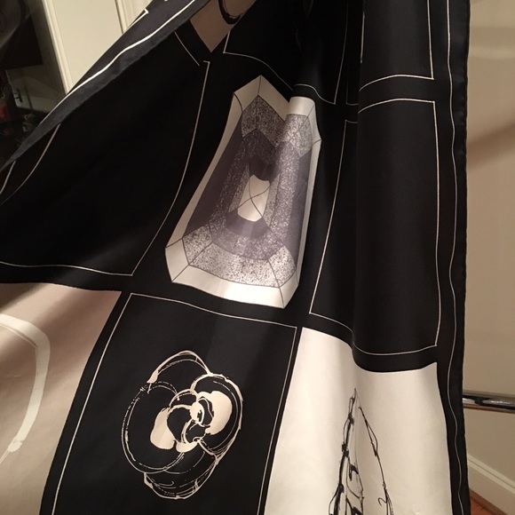 Silk CHANEL scarf Authentic!!! - Picture 3 of 3