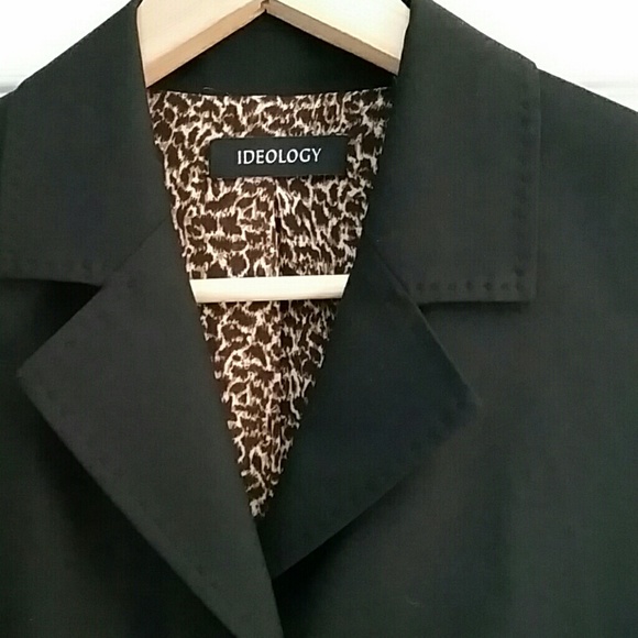 DONATED Ideology Black lined Blazer sz 4 - Picture 2 of 4