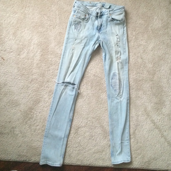 H&M ripped skinny jeans pale blue.