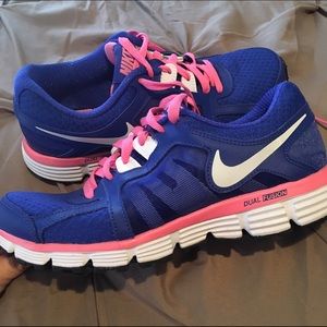 Nike Dual Fusion Athletic Shoes