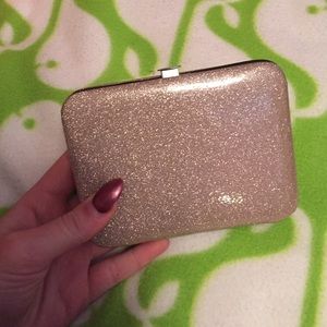 Gold sparkly wallet style nail kit!