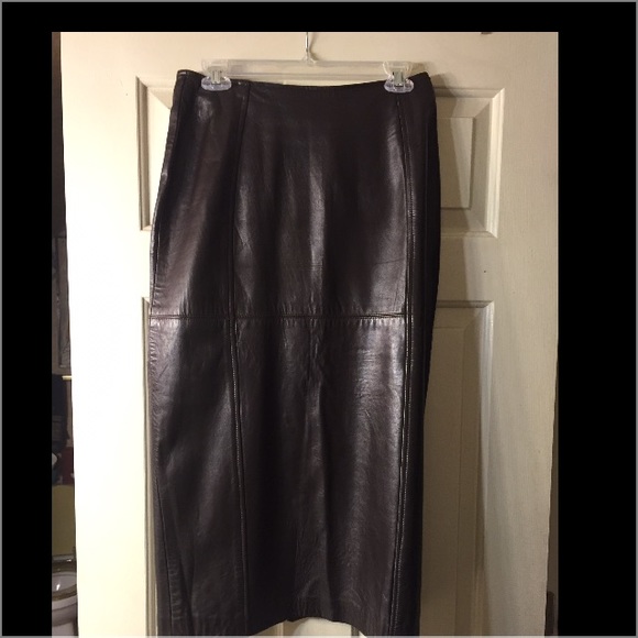 Ladies je at Leathers, dog leather