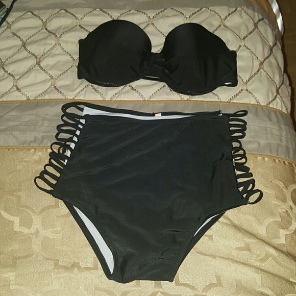 Black Highwaisted Swimsuit with side cut outs