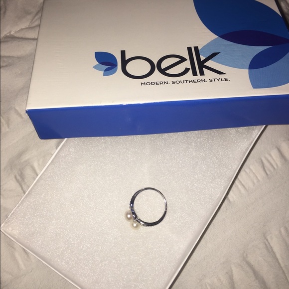 Beautiful ring! - Picture 2 of 2