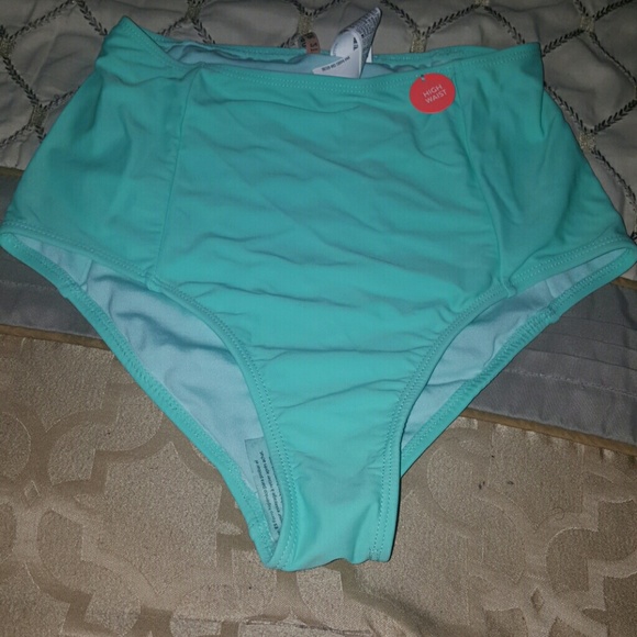 HIGHWAISTED SWIM BOTTOM