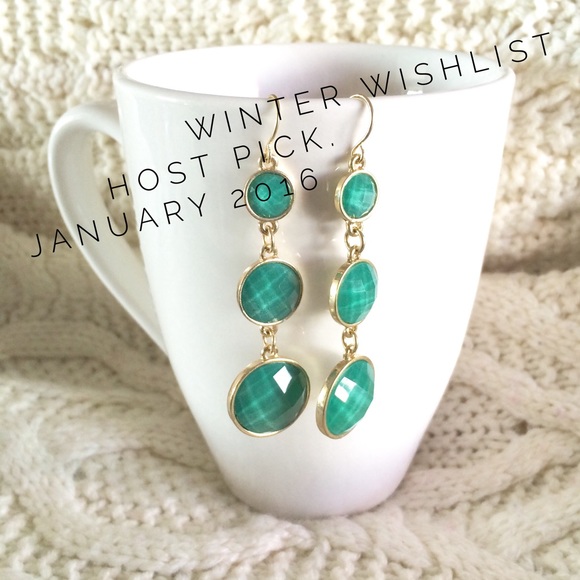 Jewelry - ️️❤️ ONE DAY SALE ❤️NWOT Gold/Green Dangles