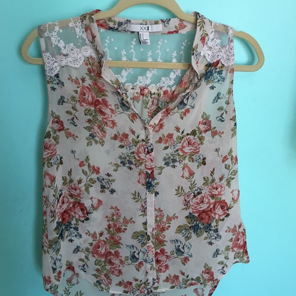 Sleeveless floral hi low blouse