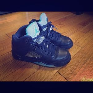 Air Jordan 5 hornets
