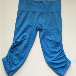 Lululemon In The Flow Crops size 8 Bright Blue