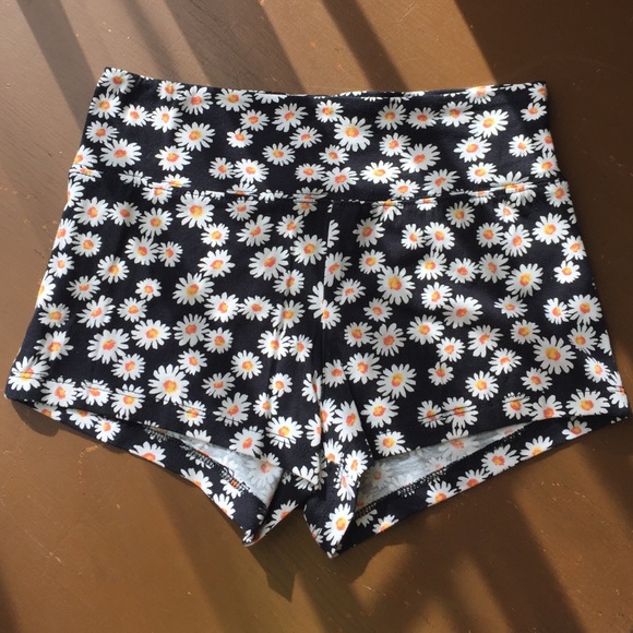 Flower shorts🌼