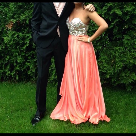 STUNNING watermelon/coral prom or bridesmaid dress - Picture 4 of 4