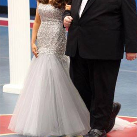 Sherri Hill prom dress - Picture 2 of 2