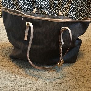 Michael Kors Jetset Medium Tote