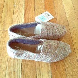 Size 7.5 Women's Toms. Negotiable!!