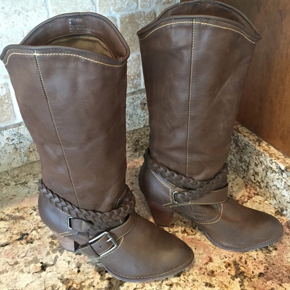 Steve Madden Shoes - Steve Madden boots. Size 9 like new