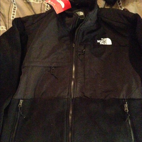 Men's medium north face still w tags - Picture 3 of 4