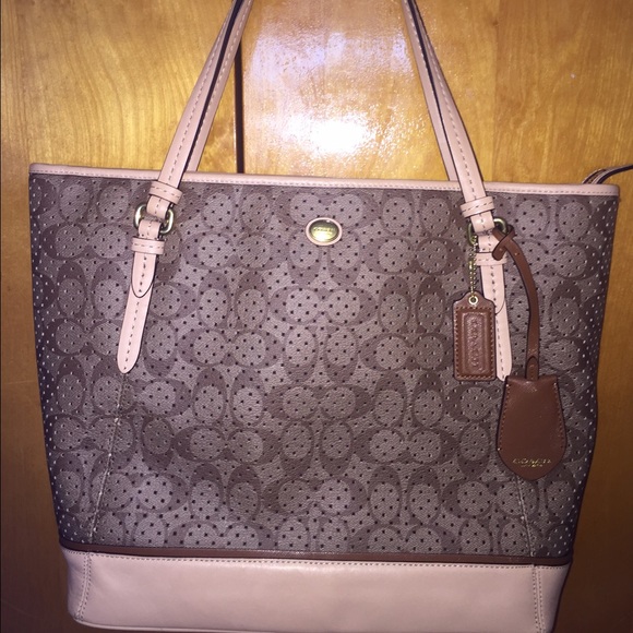 Coach Handbags - 💜💜💜Like new COACH leather perforated tote💜💜💜