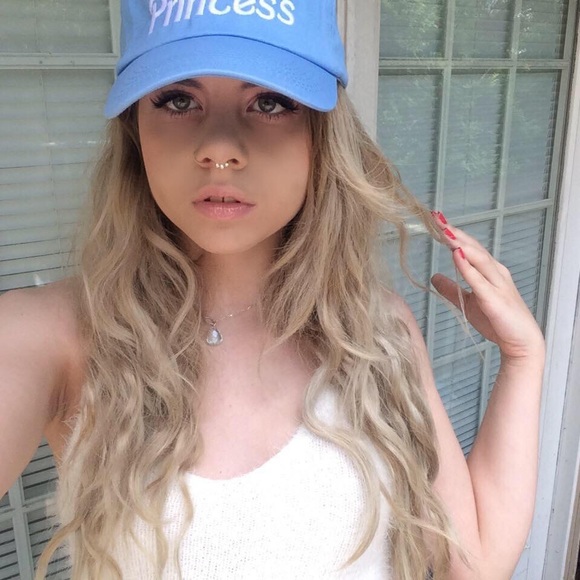 OUT OF STOCK PRINCESS CAP SHOP JEEN - Picture 2 of 2