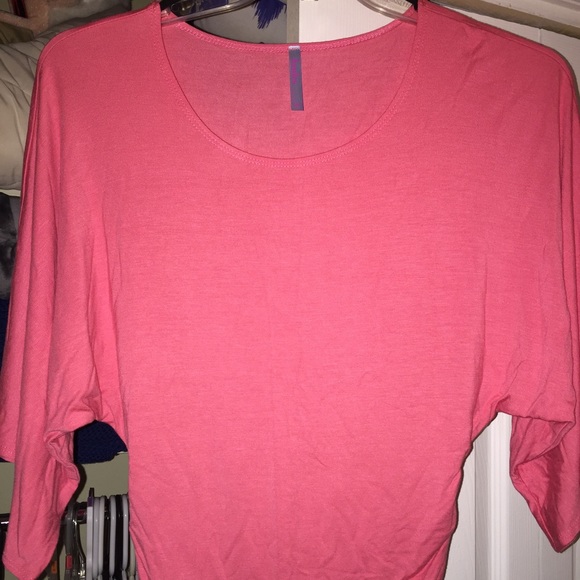 Light pink/coral top