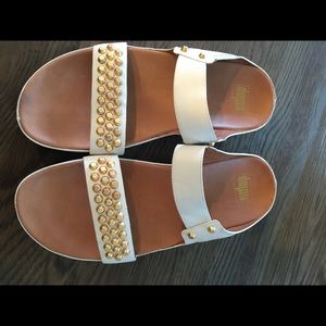 Super cute Fit Flops