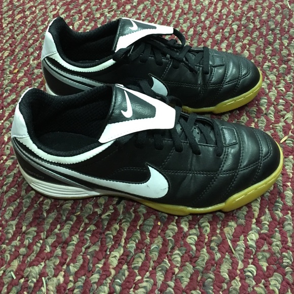 Nike  size 4 Y which is like 6 / 6.5 women's