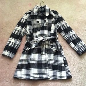A notch-collar coat