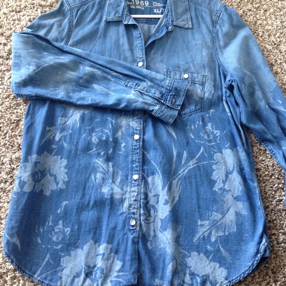 Gap jean shirt
