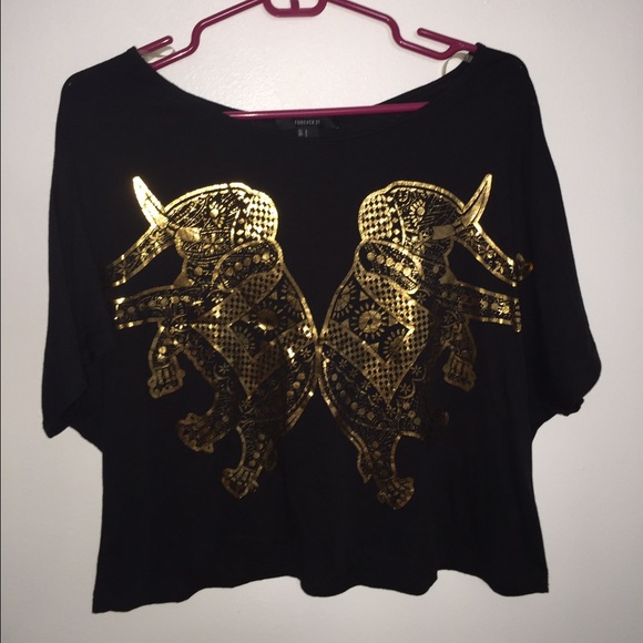 Shortsleeve black top with elephant designs - Picture 1 of 1