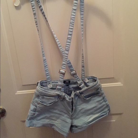 Shorts - Picture 2 of 4