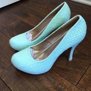 Cute mint green heels