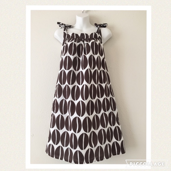 Merona Dresses & Skirts - Brown & white shift style dress with retro look.