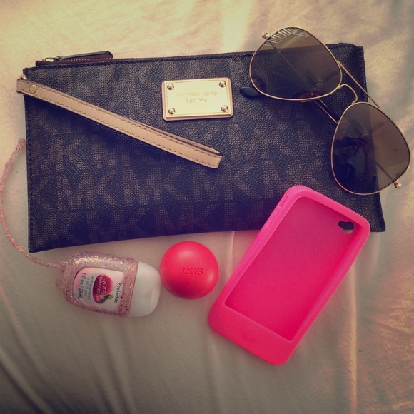 Bright Pink iPhone 4/4s case 💗💗