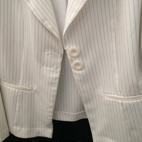 Modern Essentials Junior white blazer worn once - Picture 3 of 3
