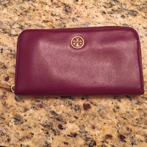 Tory Burch Robinson Wallet