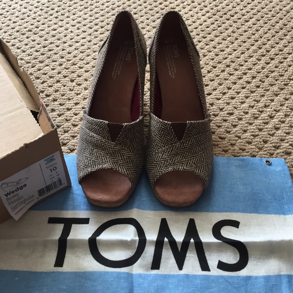 Toms wedges