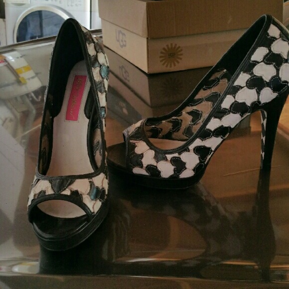Betsey Johnson pumps
