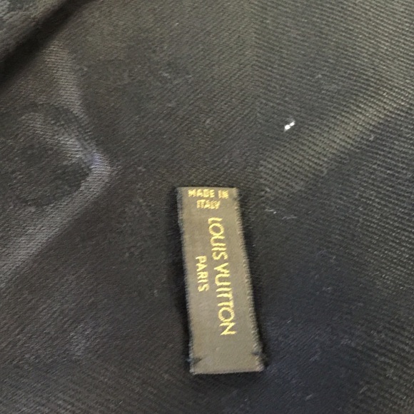 100% Authentic Louis Vuitton Monogram Shawl Black - Picture 4 of 4