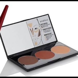 NEW!MAKE AN OFFER!Smashbox Contour Kit Medium/Dark