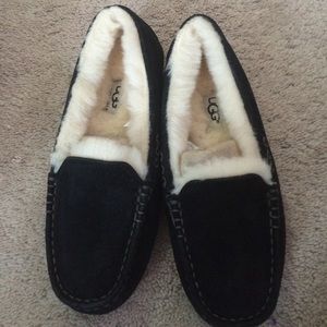 Ugg Ansley slipper size 5