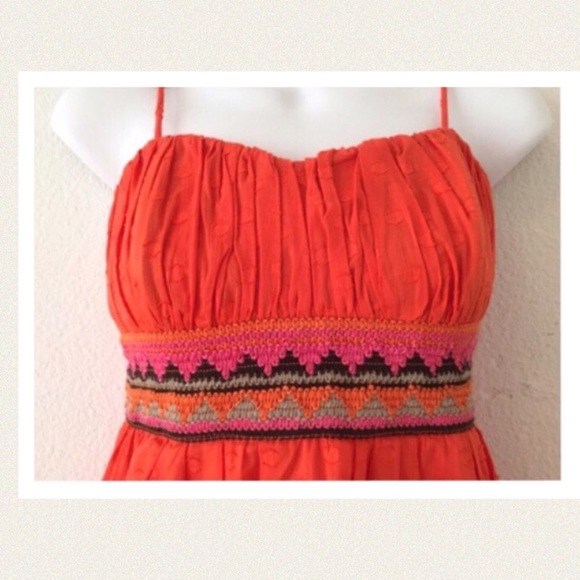 Embroidery, eyelet and beads - Picture 2 of 3