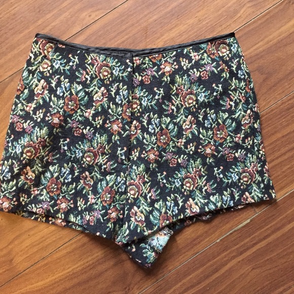 High waisted floral shorts - Picture 1 of 3