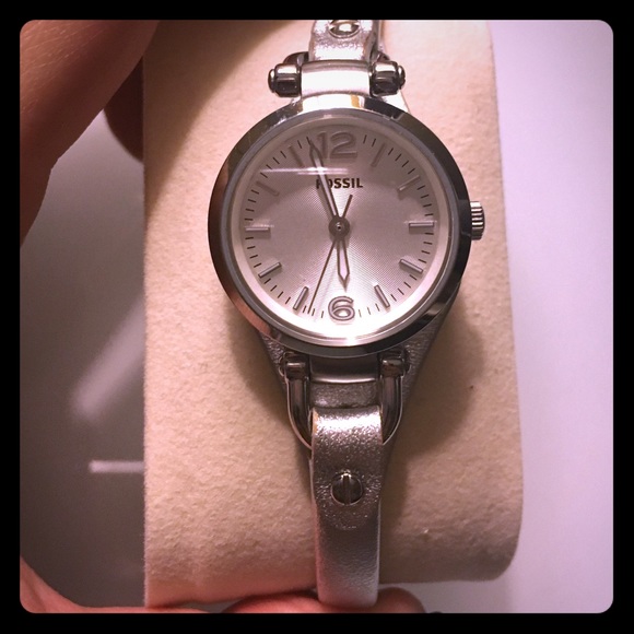 Silver leather Fossil watch