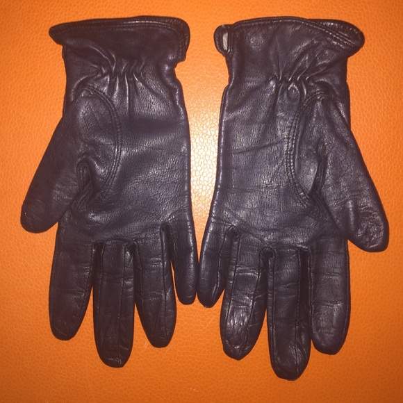 Gloves - Picture 2 of 3