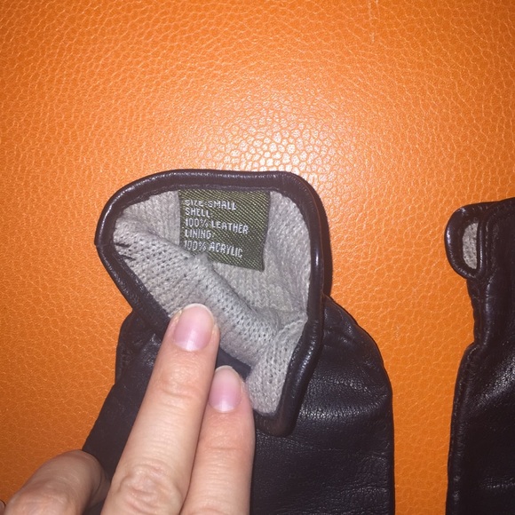 Gloves - Picture 3 of 3