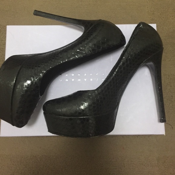 Authentic Vera Wang Lavender Platform Pump - image 2